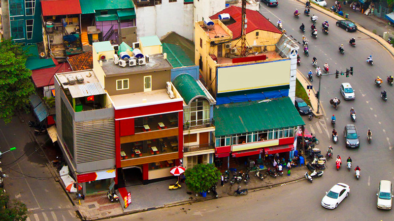 在越南河内那五彩斑斓的街道
