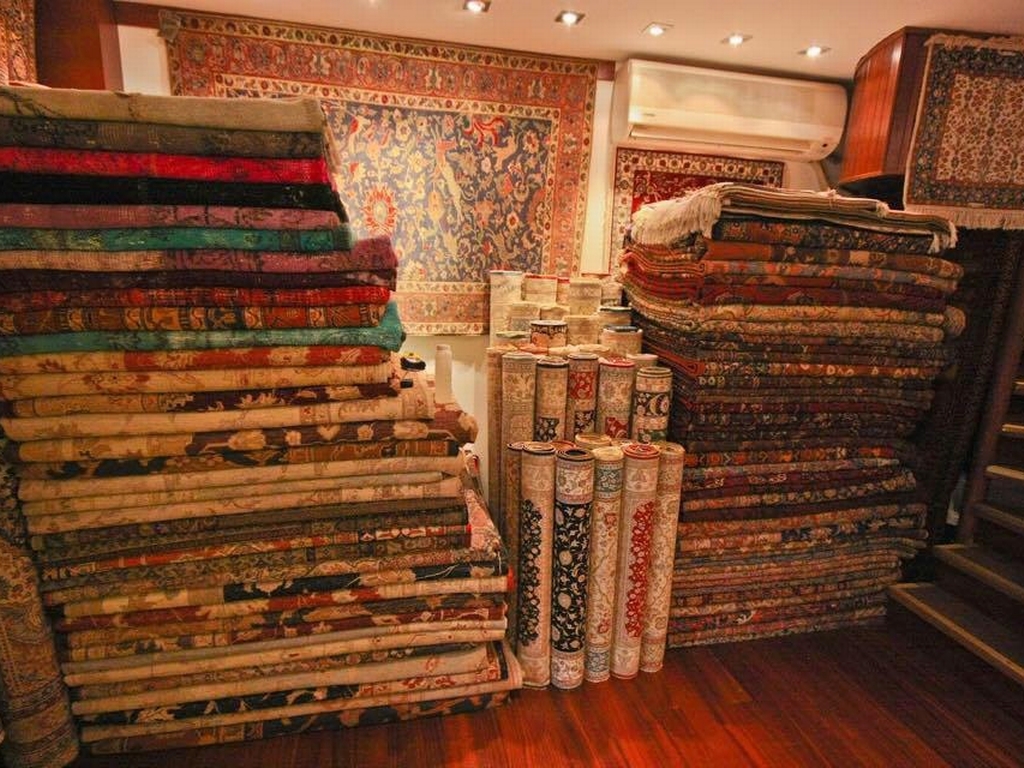只是一些美丽的地毯和地毯，你会在伊克巴尔地毯。