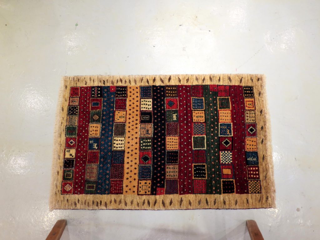 加贝地毯来自伊朗南部，CarpetBuyer