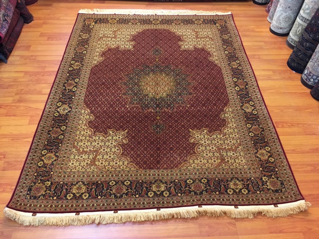 大不里士地毯用库尔克羊毛和丝绸，95年历史，在波斯(伊朗)打结，伊克巴尔地毯