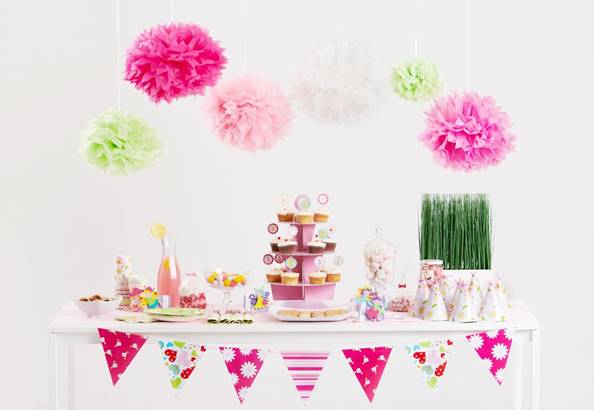 派对用品:选择从彩旗到蛋糕顶部的装饰品