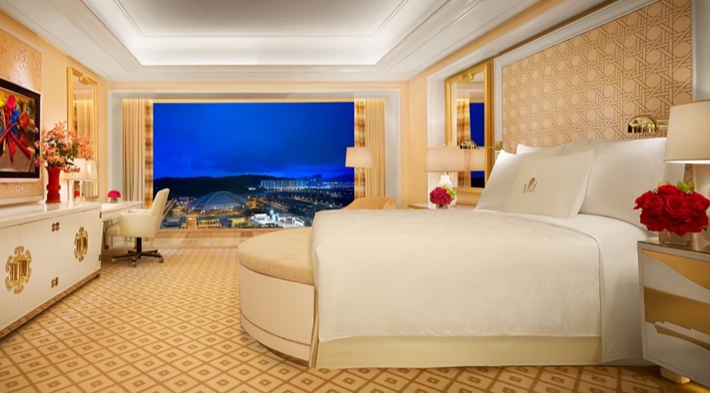 澳门酒店:豪华的客厅套房卧室