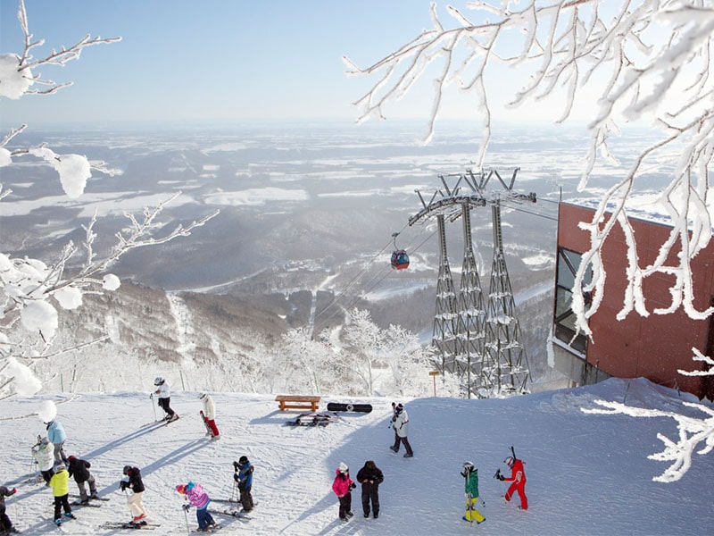 日本捷成旅游滑雪缆车