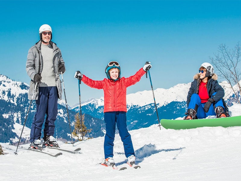 日本捷成旅游与孩子们滑雪