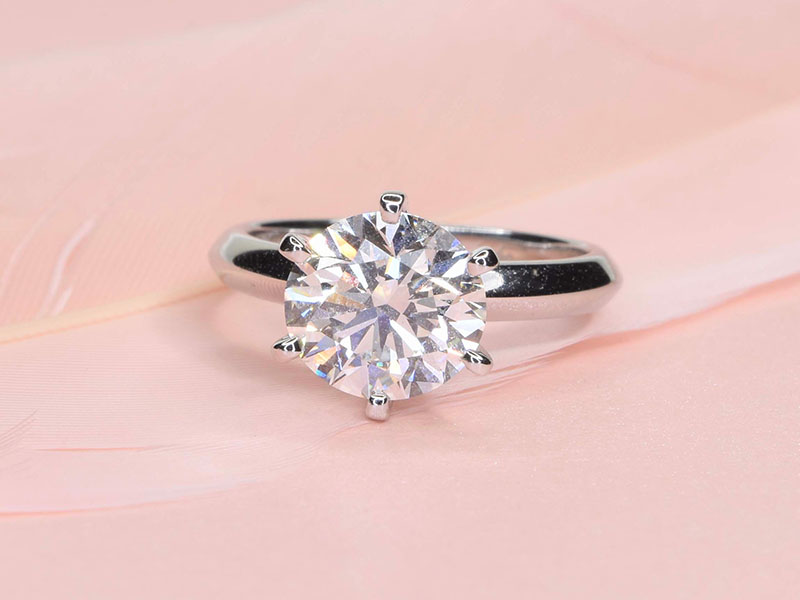 Niya K钻石订婚戒指