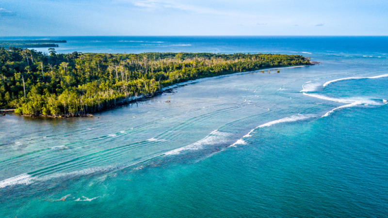 东南亚最好的冲浪胜地:印尼明打威群岛