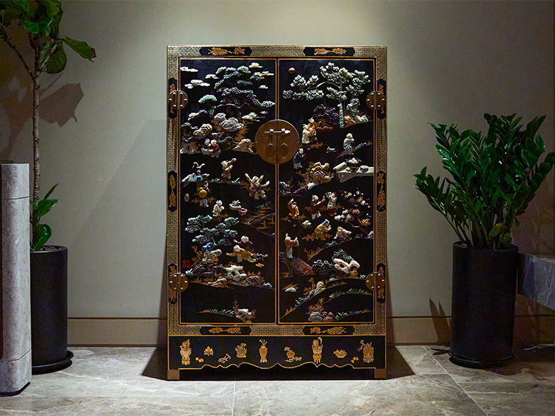 香港K11 Artus酒店式公寓的明代胸柜-中国艺术品收藏