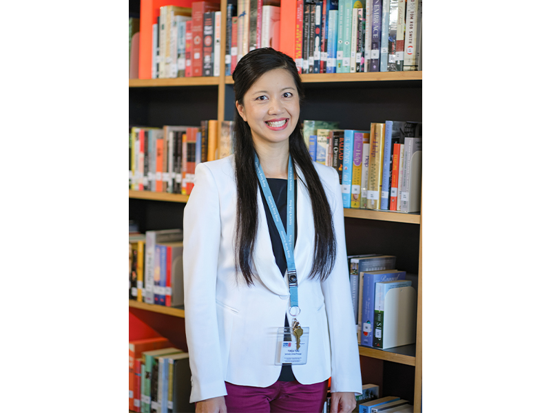 位于西贡的香港书院中学校长董丽君介绍了她的角色和学校对自主学习的重视